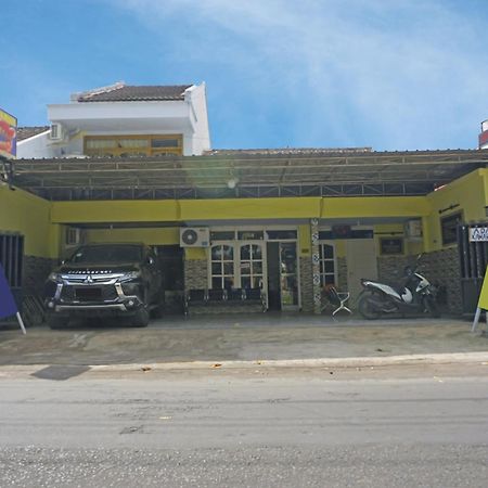 Putih Mulia Homestay Syariah Lumajang Kültér fotó