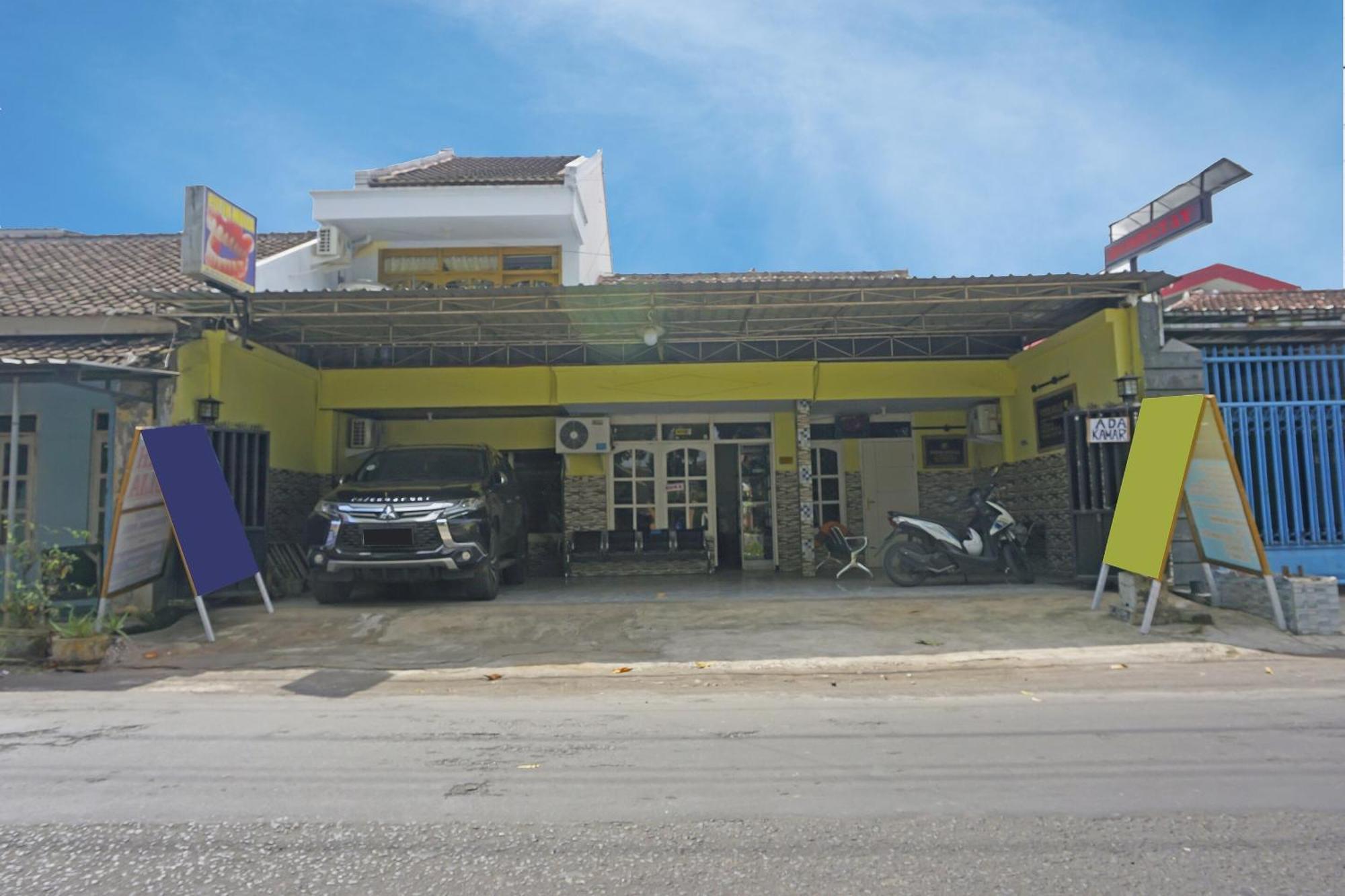 Putih Mulia Homestay Syariah Lumajang Kültér fotó