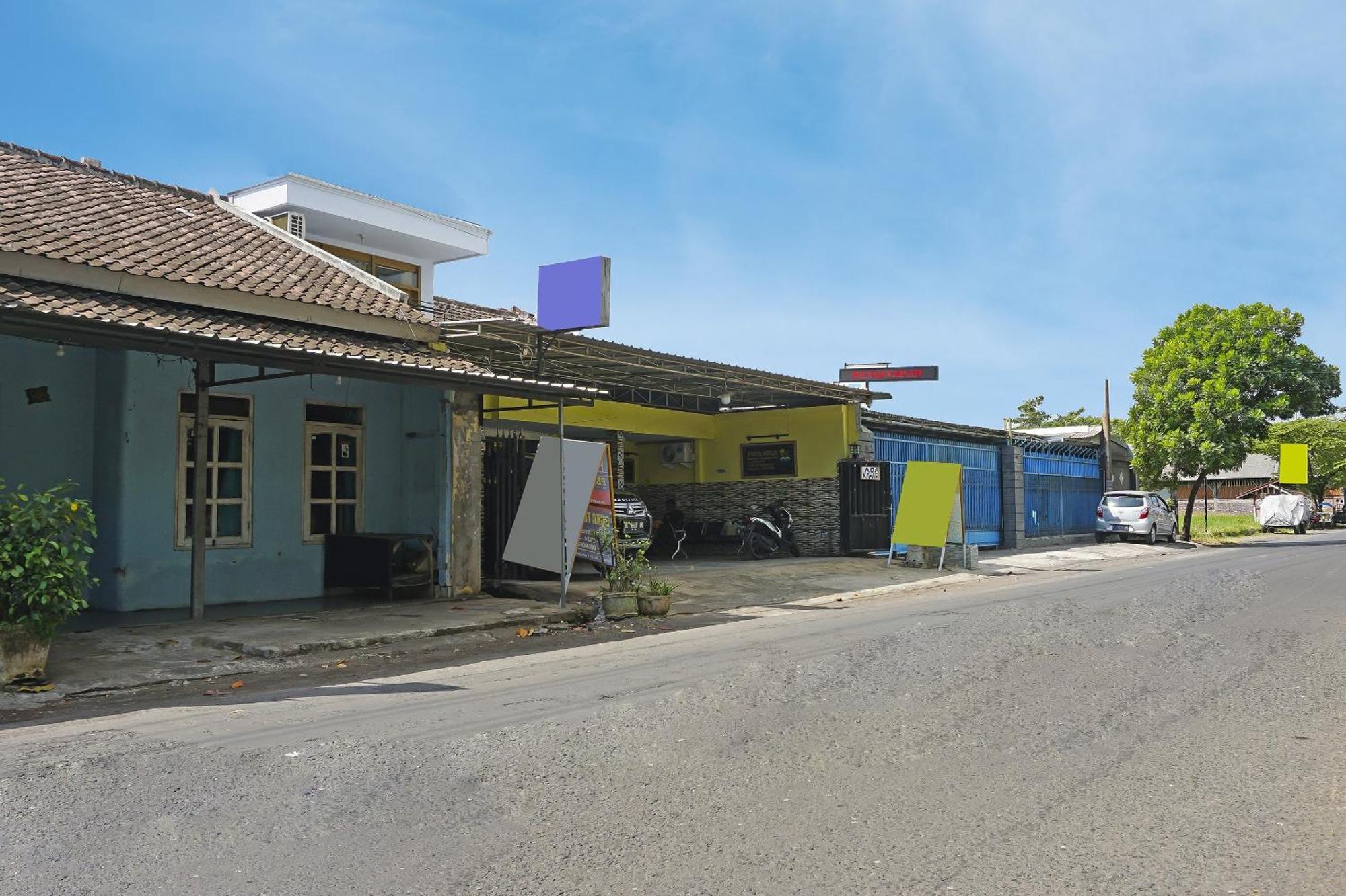 Putih Mulia Homestay Syariah Lumajang Kültér fotó