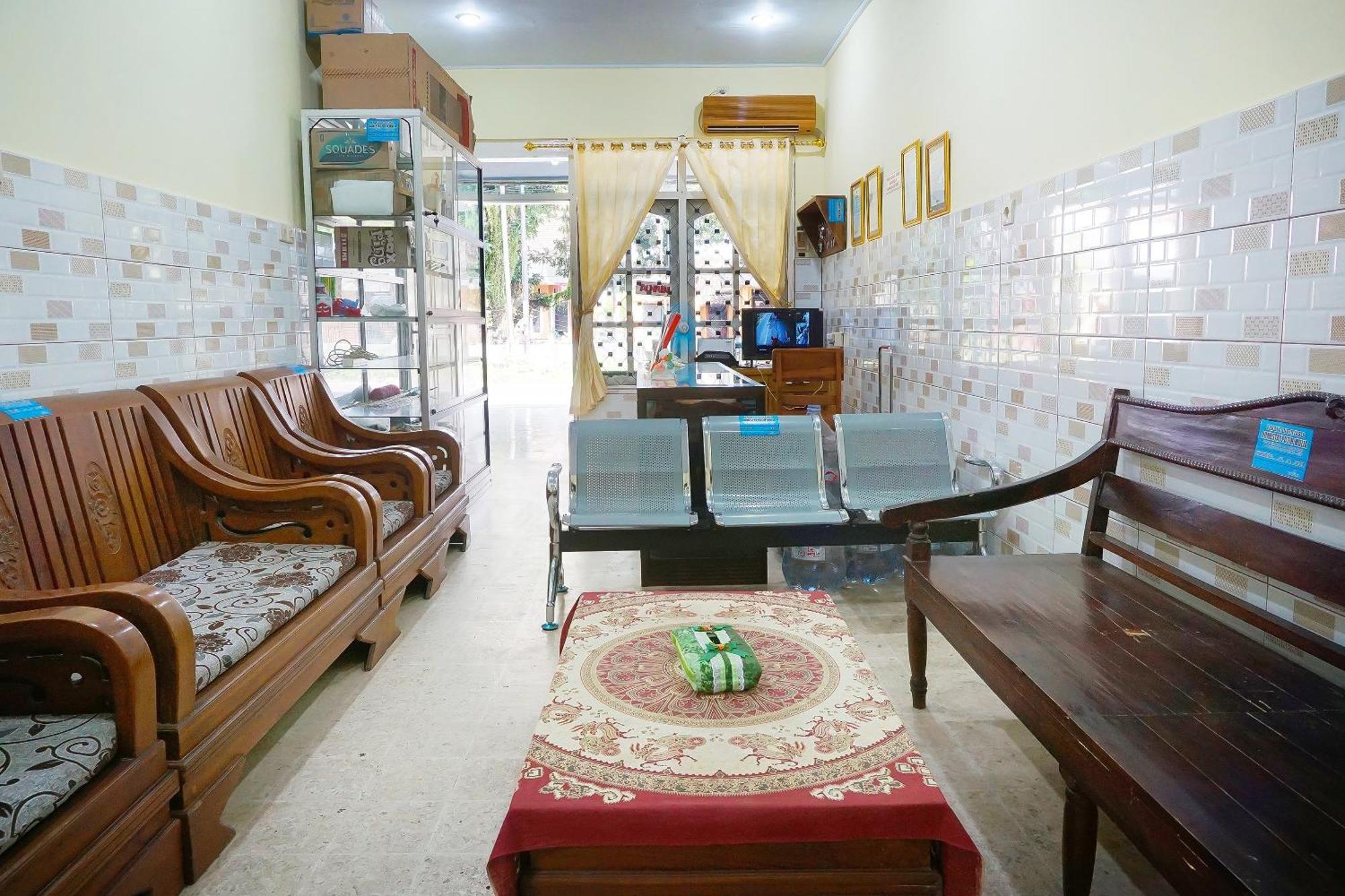 Putih Mulia Homestay Syariah Lumajang Kültér fotó