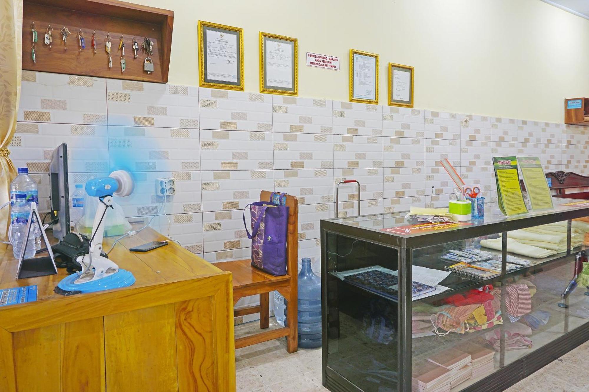 Putih Mulia Homestay Syariah Lumajang Kültér fotó