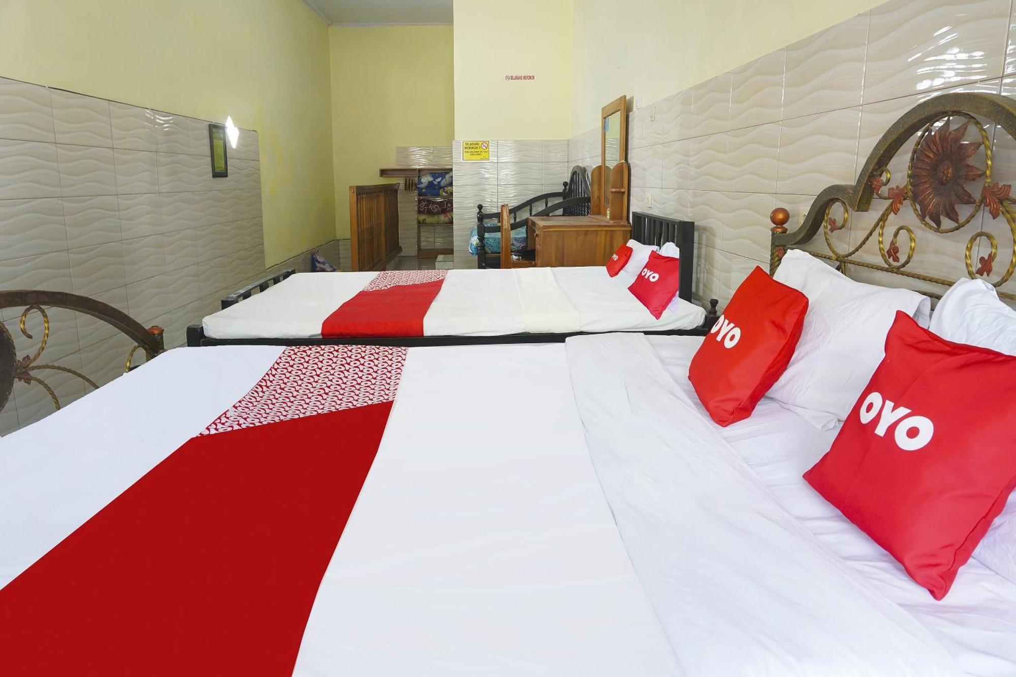 Putih Mulia Homestay Syariah Lumajang Kültér fotó